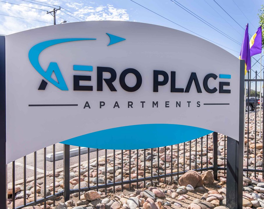 Signage-at-Aero-Place-Apartments,-located-in-Colorado-Springs,-CO
